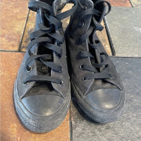 Converse Black Kids High-Top Sneakers size 1 - Picture 3 of 12